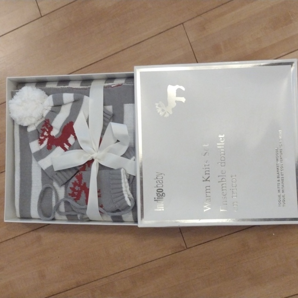 Infant knit gift set